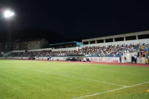 Pune tribine na stadionu Police Trebinje, pod reflektorima FK leotar - Slavija Sarajevo