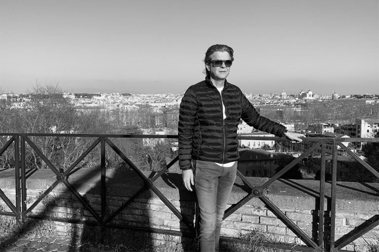 Preminuo novinar i bloger Slobodan Vasković