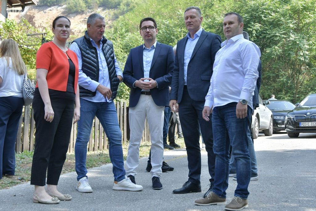 Ćosić branio Vukanovića: Da rukovodstvo BHRT-a adekvatno sankcioniše voditelja čiji je nastup krivično d‌jelo izazivanja nacionalne mržnje i netrpeljivosti