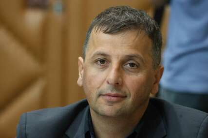 Stigao odgovor iz BHRT: Vukanović tražio izvinjenje i suspenziju Komšića, A DOBIO OSUDU