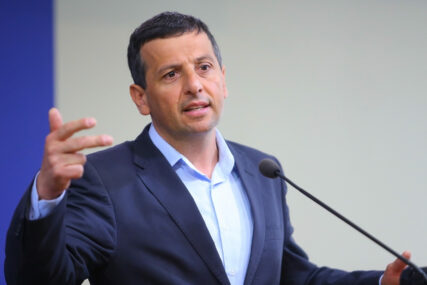 Vukanović traži od SDS, NF i PSS da MOMENTALNO prekinu saradnju sa SNSD