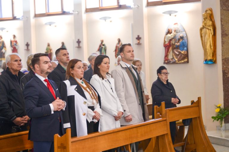 Stanivuković sa Pranjićem na uskršnjoj misi