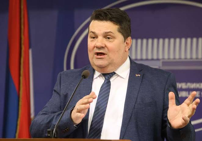 “POLITIČKI OLOŠ” Stevandić bi da smjesti U ZATVOR Crnatka i Vukanovića